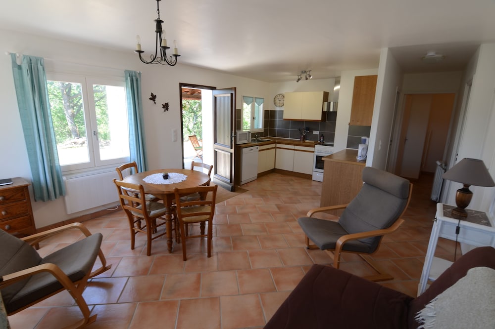 Gîte en Provence (T2) / Holiday home in Provence
