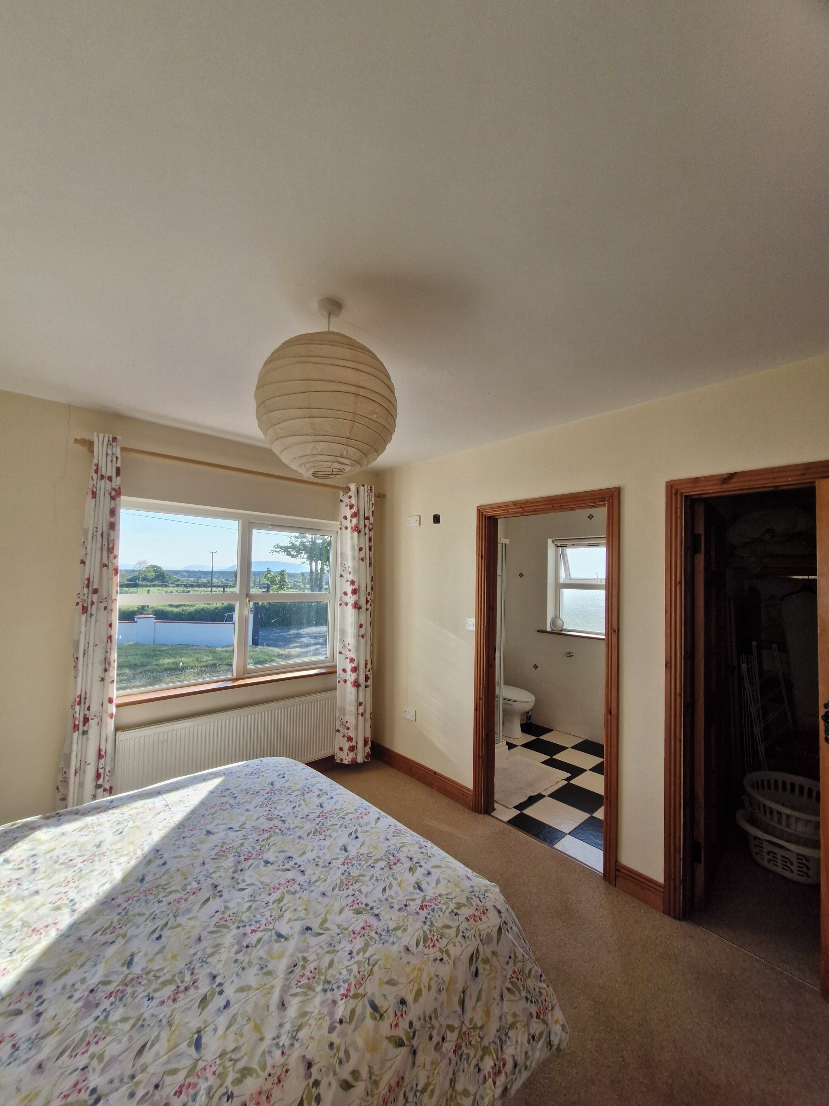 3 chambres, fer et planche à repasser, Wi-Fi gratuit, draps fournis