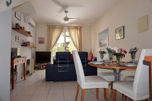 Interior - Luxury House,Small Complex,Large Pool,Free WiFi, Paphos Airport Transfers (Paphos)