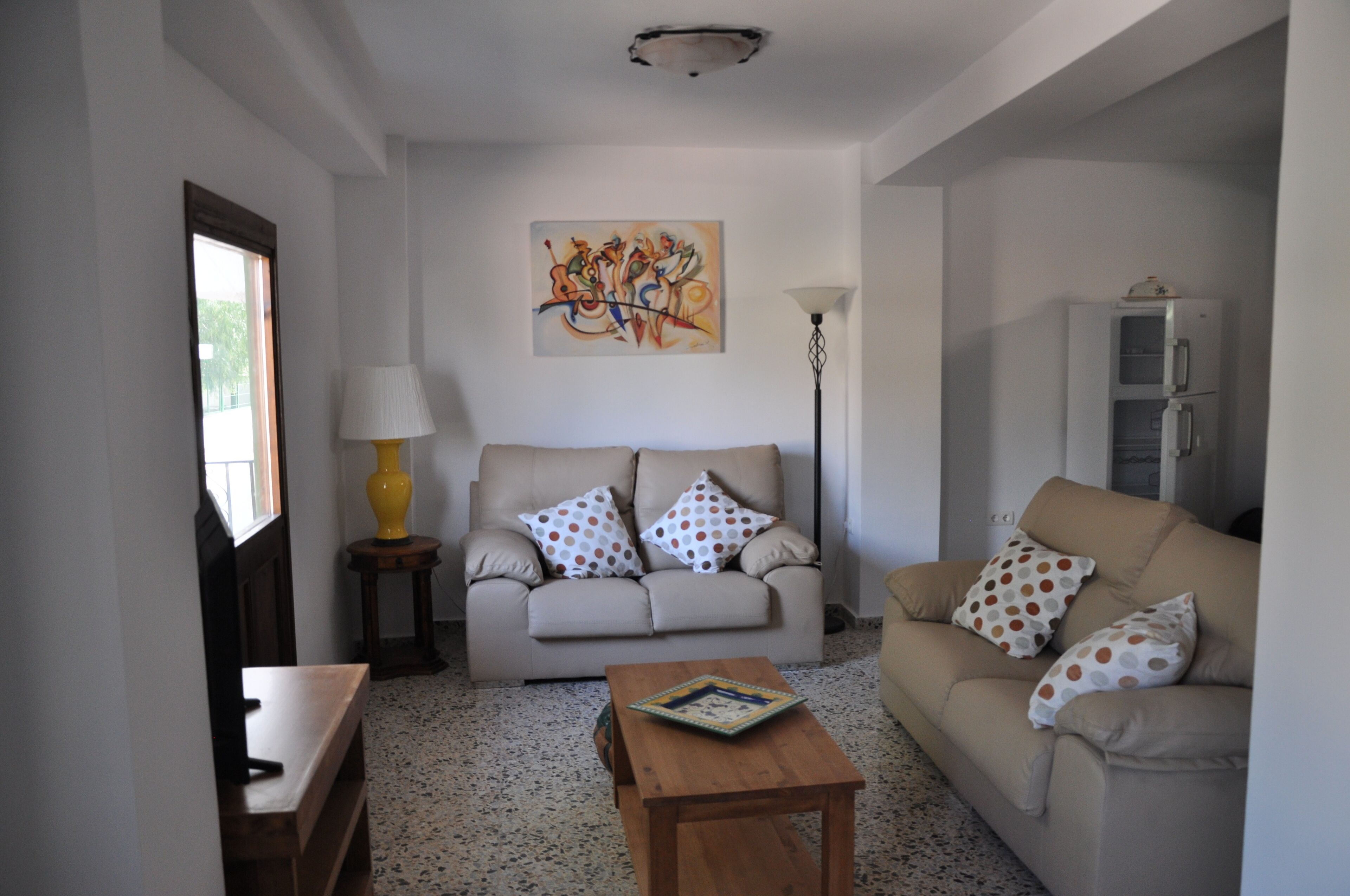 Recently renovated 2 bed townhouse with a large roof terrace in Orgiva town.