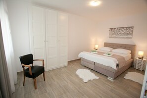 4 Schlafzimmer, Bügeleisen/Bügelbrett, kostenloses WLAN, Bettwäsche