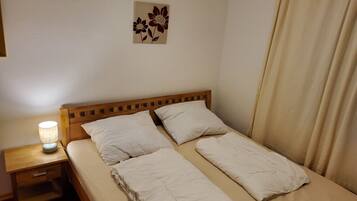2 Schlafzimmer, Reisekinderbett, kostenloses WLAN