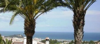 BUNGALOW IN DENIA WITH PRIVATE GARDEN. VERY CALM URBANIZATION. WONDERFUL VIEWS.