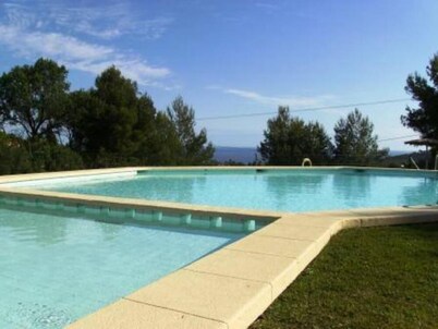 BUNGALOW IN DENIA WITH PRIVATE GARDEN. VERY CALM URBANIZATION. WONDERFUL VIEWS.