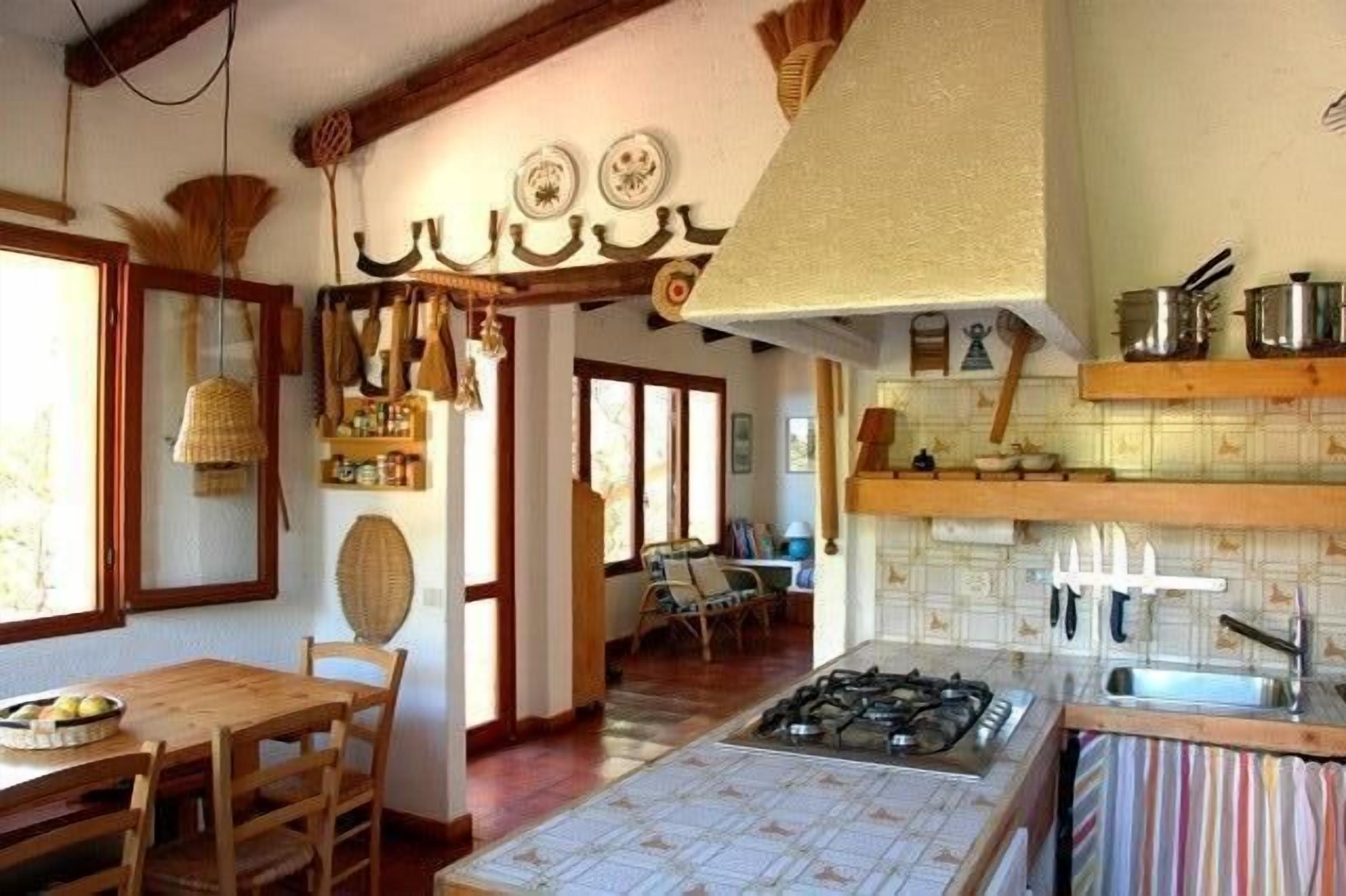 Frigorifero, forno, piano cottura, lavastoviglie