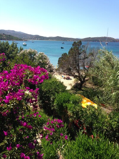 Sardinia: spacious and bright villa with garden a few meters from the sea 