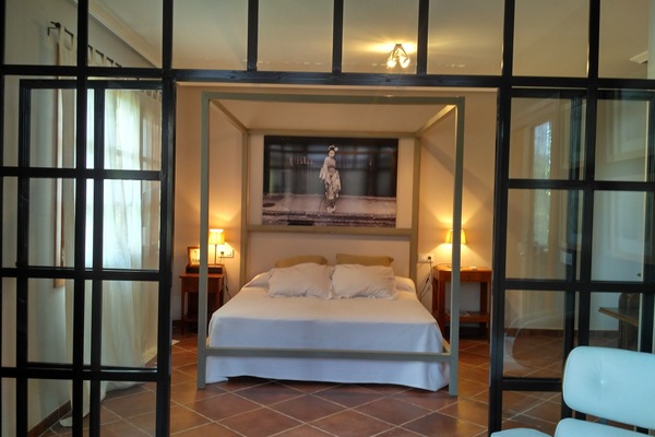 5 bedrooms, iron/ironing board, free WiFi, bed sheets