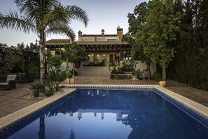 Outdoor pool - Magnificent Villa with garden and pool, overlooking the golf course (Los Belones, Cartagena, Murcia)