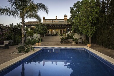 Magnificent Villa with garden and pool, overlooking the golf course