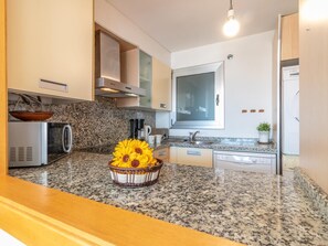 Frigorifero, microonde, forno, lavastoviglie