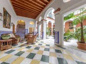 Interior - A unique home where you will breathe in history, architecture and legend (Sevilla)