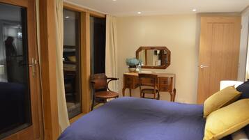 3 makuuhuonetta, silitysrauta/-lauta, Wi-Fi, vuodevaatteet