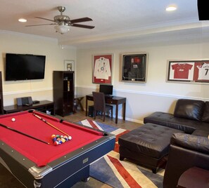 Smart TV, console per videogiochi, lettore DVD, videoteca