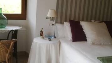 1 chambre, fer et planche à repasser, lit parapluie, Wi-Fi gratuit