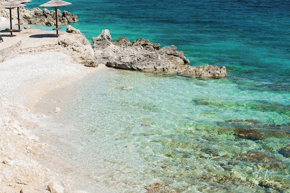 Beach nearby, sun loungers, beach towels
