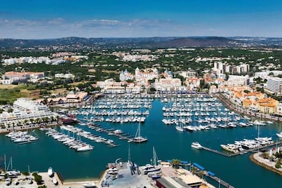 Vilamoura villa with private pool near golf courses. WIFI GARTUITE