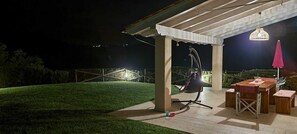 Outdoor dining - Detached house, private swimming pool, private fenced garden, panoramic view (Montopoli in val d'Arno)