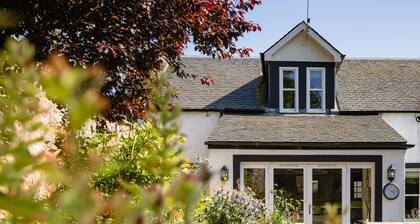 Luxus-Ferienhaus mit Garten und Parkplatz im Herzen des Dorfes. Für 8 Personen