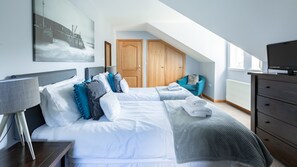 3 bedrooms, iron/ironing board, travel cot, free WiFi