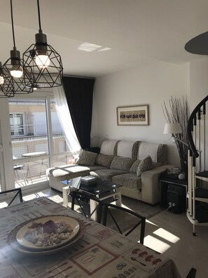 Smart TV, stereo, offices