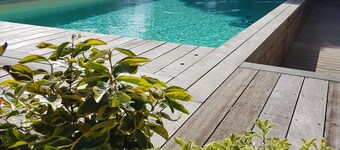 Village center, the charm of the old, completely renovated in Cezac 