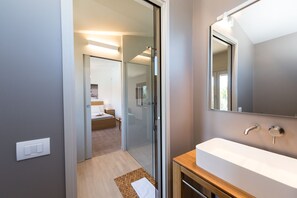 Bathtub, hair dryer, towels - SYRACUSE - A few steps from the sea (100 meters)  DREAM ' S VILLA (Siracusa)