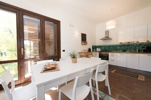 Dining - SYRACUSE - A few steps from the sea (100 meters)  DREAM ' S VILLA (Siracusa)