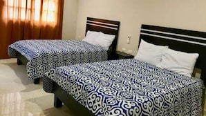 Standard Quadruple Room | Laptop workspace, blackout drapes, WiFi (free), individually furnished - Casa Bugambilias (Bacalar)