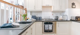 Prisvindende selvforplejning i Ironbridge. Fantastisk udsigt over Jernbroen