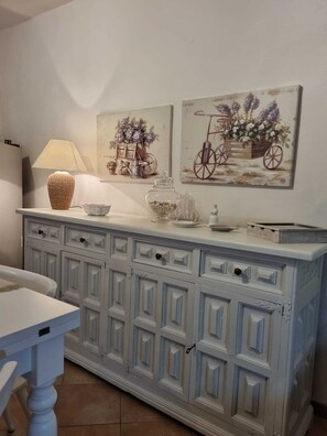 Interior - Comfortable house 1 rooms and one bathroom. Large terrace (Bosa)