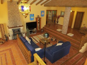 TV, peis og DVD-spiller