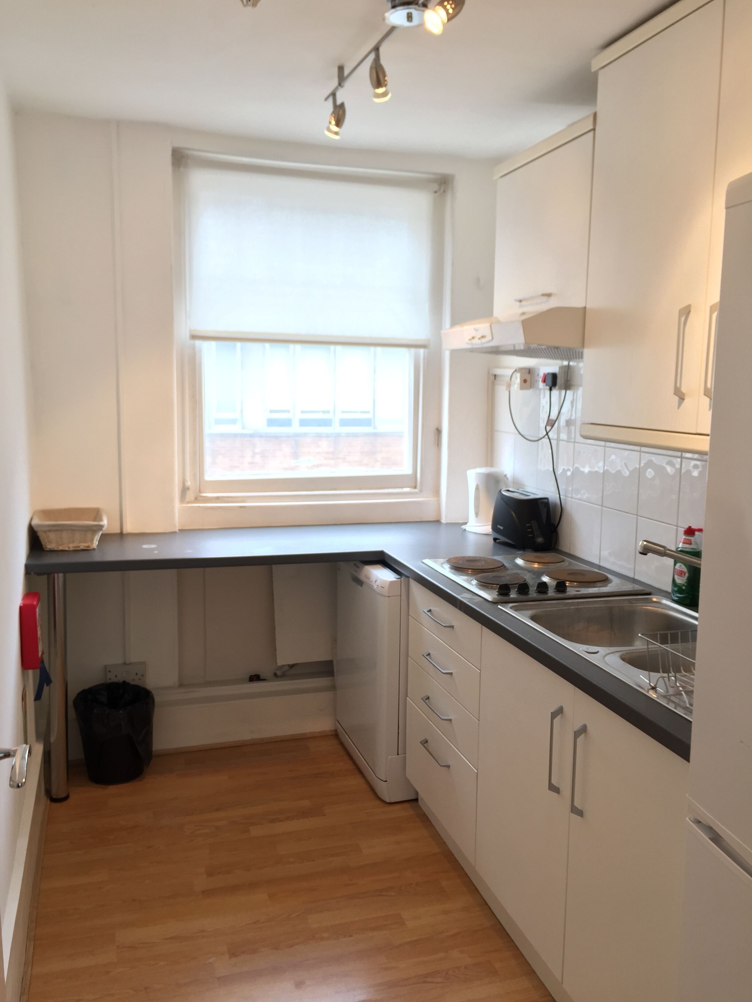 MAYFAIR GREEN PARK UPTO 22 PERSON 7Bed B