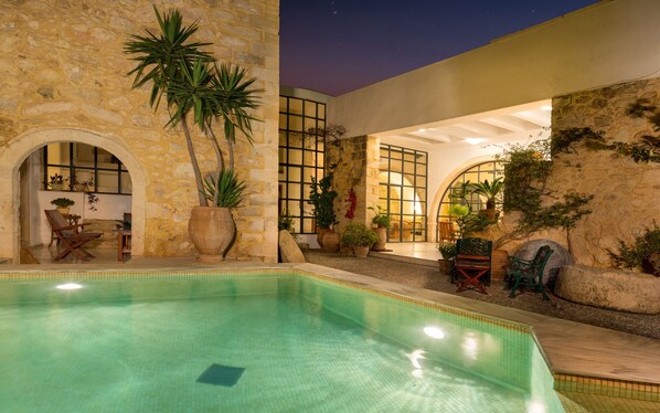 Outdoor pool, a heated pool