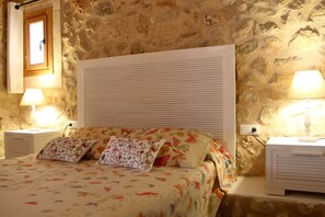 2 bedrooms, in-room safe, iron/ironing board, travel cot