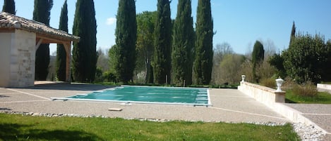 Piscina | Piscina all'aperto, una piscina riscaldata