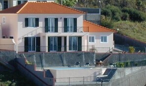 Exterior - Large Luxury Villa, Heated Pool,  Games/Gym Room,  Sea and Mountain Views (Ribeira Brava)