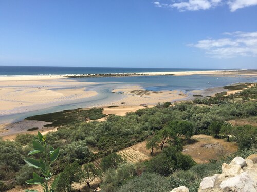 Bel appartement dans une maison traditionnelle au bord de la rivière à Tavira