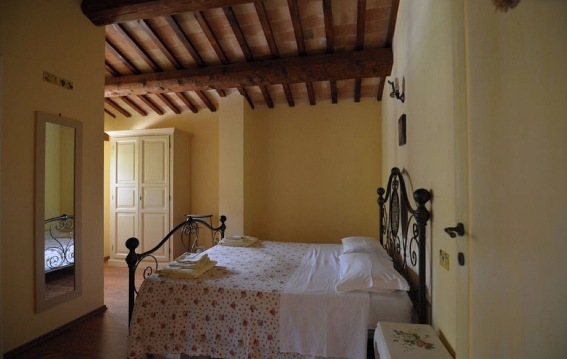 6 camere, Wi-Fi, lenzuola, accesso in sedia a rotelle