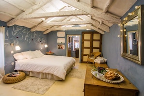 3 chambres, fer et planche à repasser, Wi-Fi, draps fournis