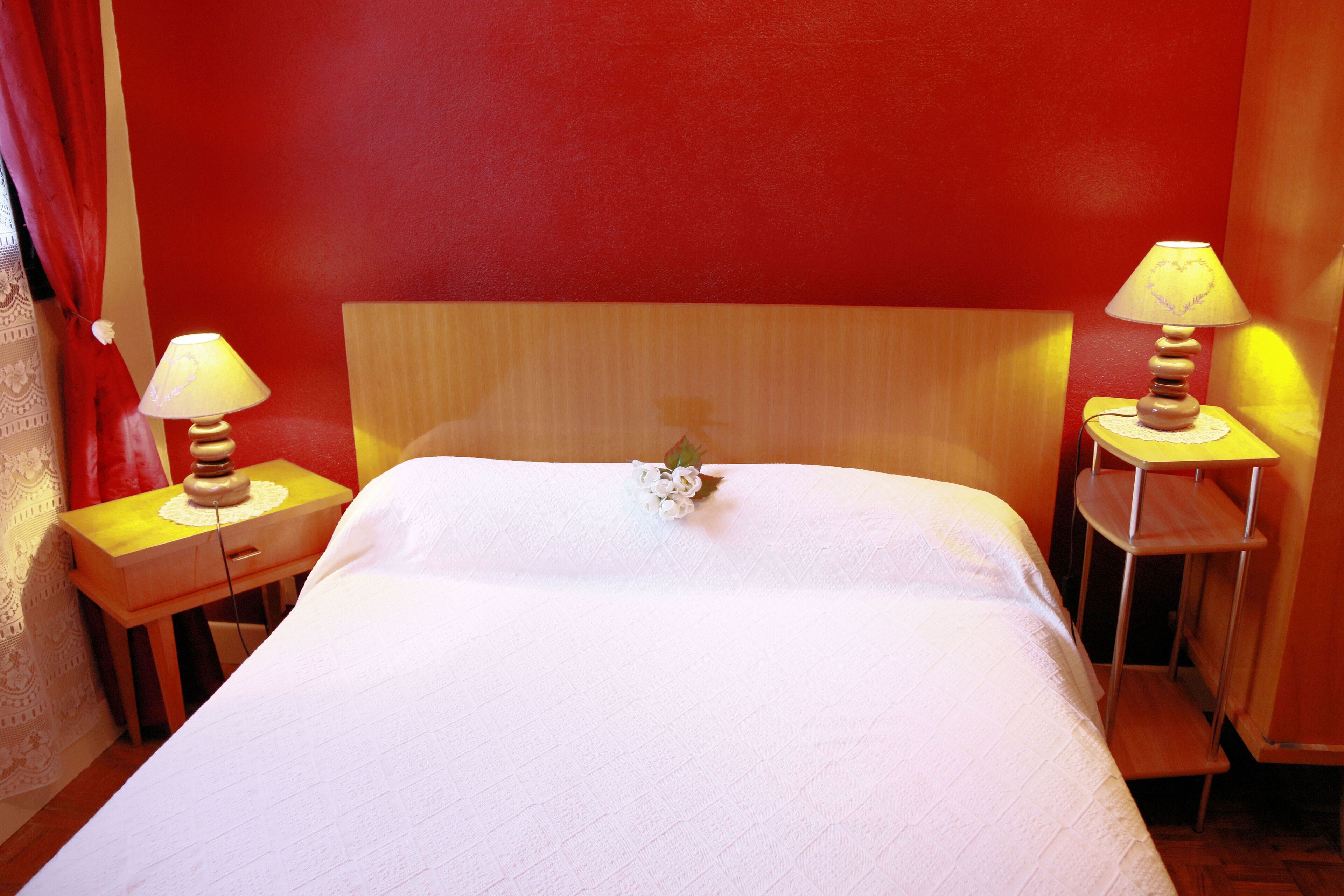 Apartment with garden with magnificent view of the village and the mountains