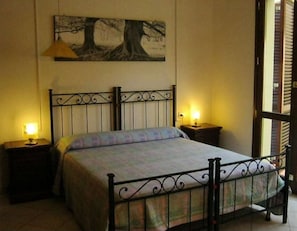 4 habitaciones, tabla de planchar con plancha y wifi gratis