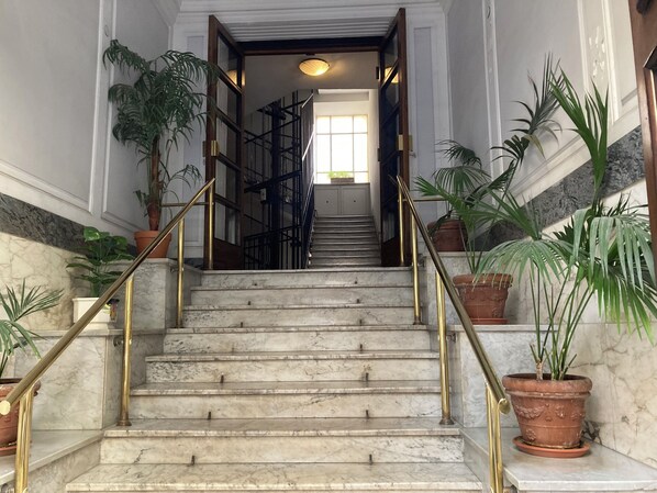 Interior - SAN PIETRO - MIRABELLO . San Pietro e Musei Vaticani 15 minutes walking (Roma)