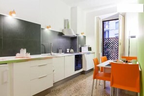 Fridge, microwave, oven, stovetop - SAN PIETRO - MIRABELLO . San Pietro e Musei Vaticani 15 minutes walking (Roma)