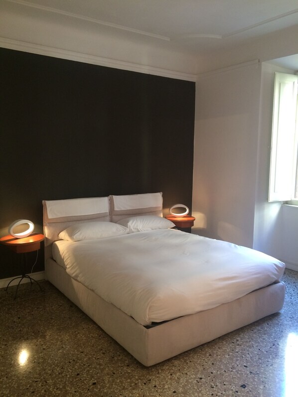 2 habitaciones, tabla de planchar con plancha y wifi gratis 