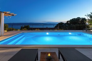 屋外プール、温水プール