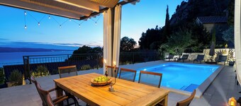 Discounted !  VILLA B2B with heated pool and panoramic sea views!
