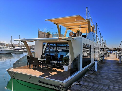 Home Aboard - Floating House comfort, experience and luxury.