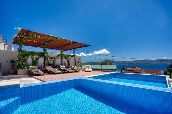 Piscine extérieure, piscine chauffée