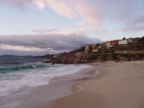 Luxury Villa with private pool, amazing ocean views, 100m to sandy beach, Wi Fi