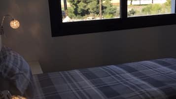 5 bedrooms, iron/ironing board, travel cot, WiFi